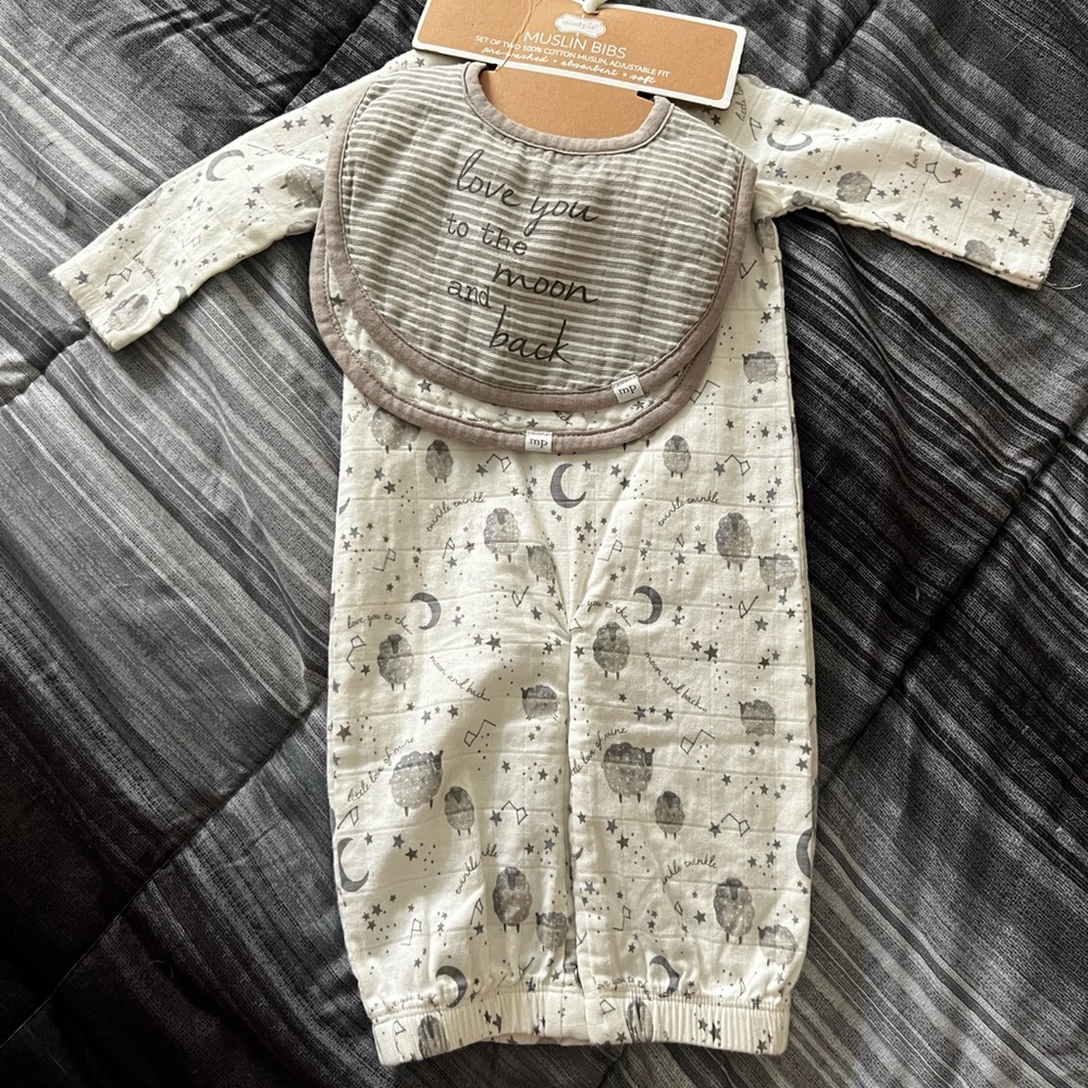 Nwt 0-3 months mud pie